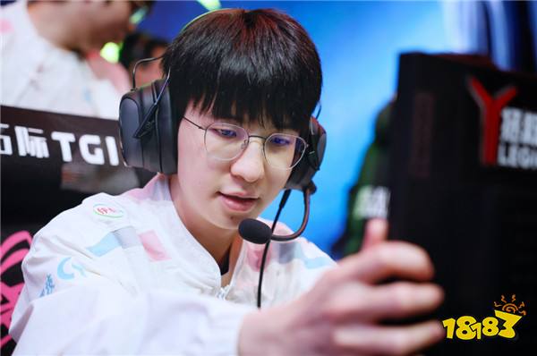 LOL资讯：全华班最战全华班！BLG将RNG打成人机？