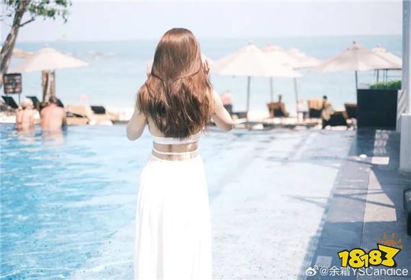 【LPL老婆】余霜海边泳装大秀身材！来自婚姻的滋润？