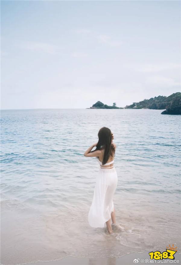 【LPL老婆】余霜海边泳装大秀身材！来自婚姻的滋润？