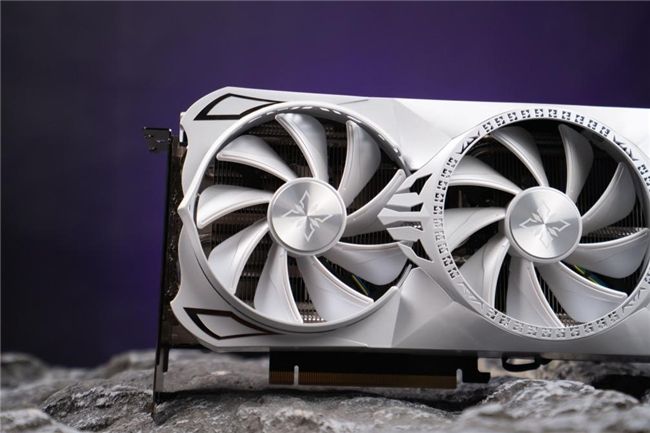  AI性能持续释放！耕升 GeForce RTX 4070 SUPER 星极皓月 OC 评测解禁 