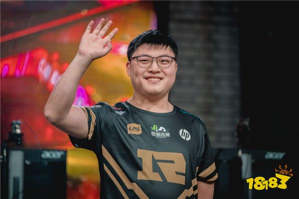 LOL资讯：奥咪咪和UZI在直播中坦言不想让小枣打职业？做公众人物真的是太累了！