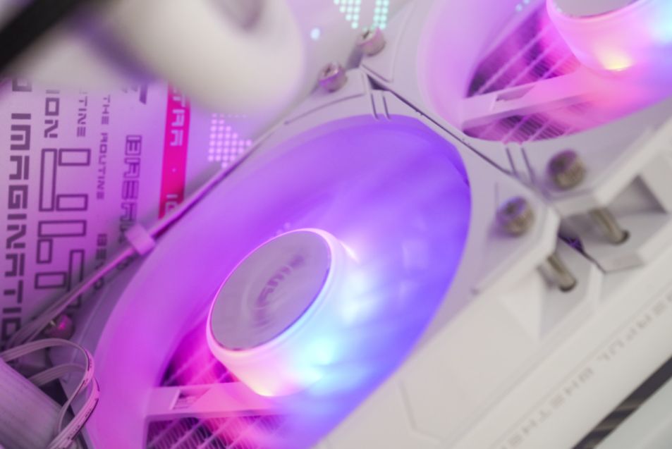 游戏性能超3090Ti iGame RTX 4070 Ti SUPER Neptune OC 评测