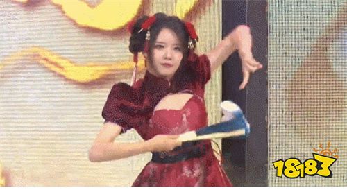 LOL资讯：LPL女解说新春“皮肤”你最喜欢哪款？驼子姐整活Rita还是那么美！