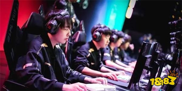 TheShy疑似恋情曝光与女友同游伦敦？LGD中单Haichao公开嘲讽外援？