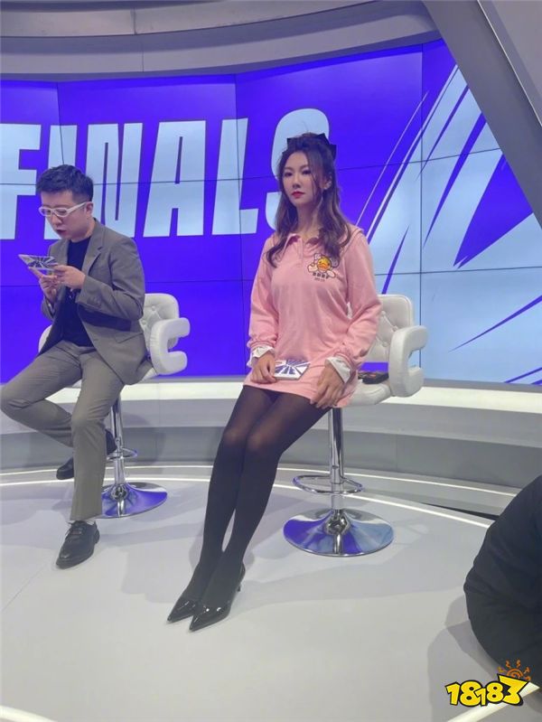 40岁的她仍像18岁的少女？我们的LOL初代女神小苍再度出现？