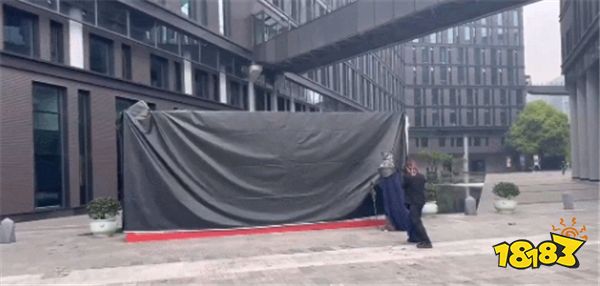 貌合神离！暴雪国服回归网易请黄旭东COS财神庆祝？