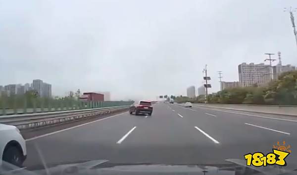 问界M9高速失控！是人为失误还是智驾失灵？