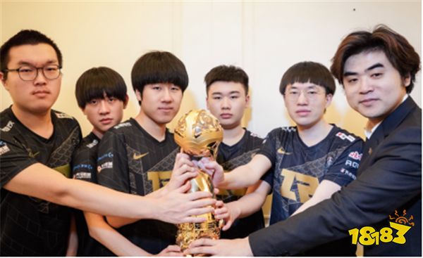 穷疯了！电竞豪门RNG直播带货卖选手！未来电竞行业发展将何去何从？