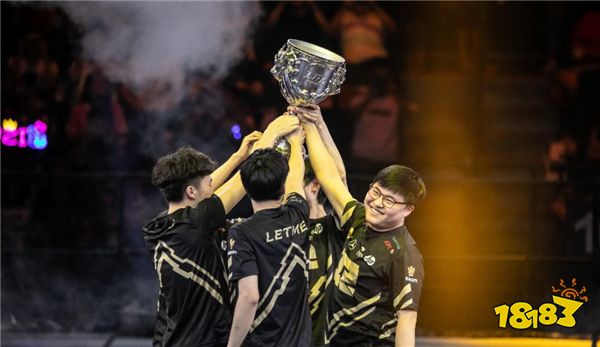 穷疯了！电竞豪门RNG直播带货卖选手！未来电竞行业发展将何去何从？