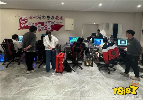 Uzi队已进入AL基地集训!宁王队请外挂辅助才能打过Uzi队?