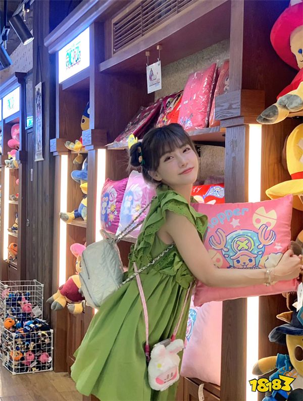 周淑怡直播给自己明码标价！称自己身材好颜值高陪大哥一周最少百万！