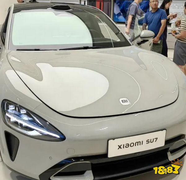 小米SU7冲出停车场致一死三伤!疑是刹车失灵?