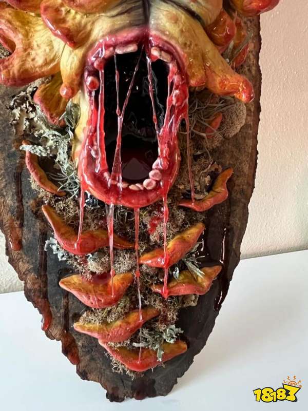 精致到恐怖！玩家母亲巧手打造《最后生还者》循声者雕塑