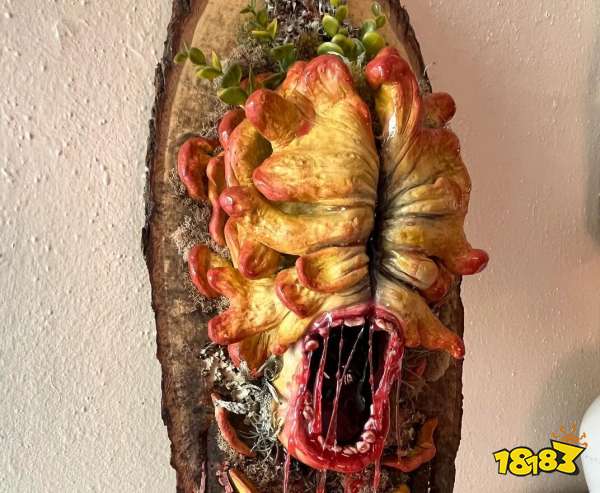 精致到恐怖！玩家母亲巧手打造《最后生还者》循声者雕塑