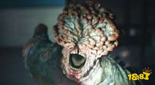 精致到恐怖！玩家母亲巧手打造《最后生还者》循声者雕塑