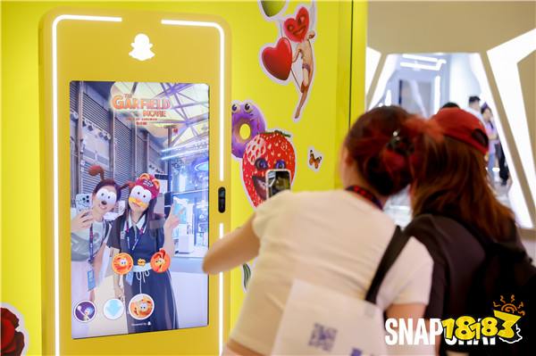 Snapchat 携“巨型 AR 魔镜” 空降 ChinaJoy，  成 B2B 展馆最热展台之一