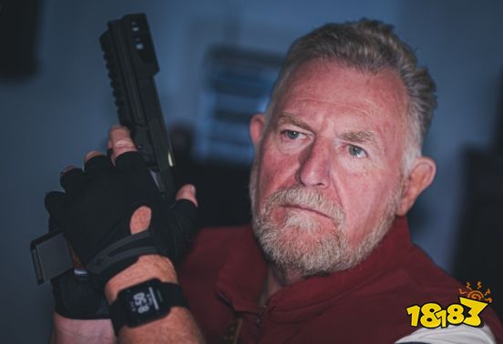 又在炒冷饭了？初代《生化危机》演员再聚首！重演STARS小队角色，回忆幕后