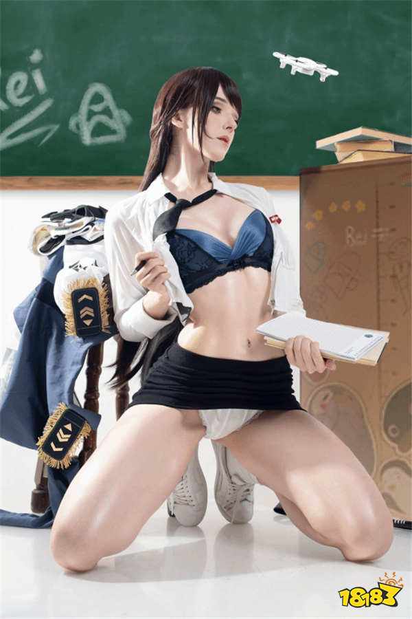 东欧美女COS《妮姬》玛律恰那！外网网友：快来逮捕我吧警官！