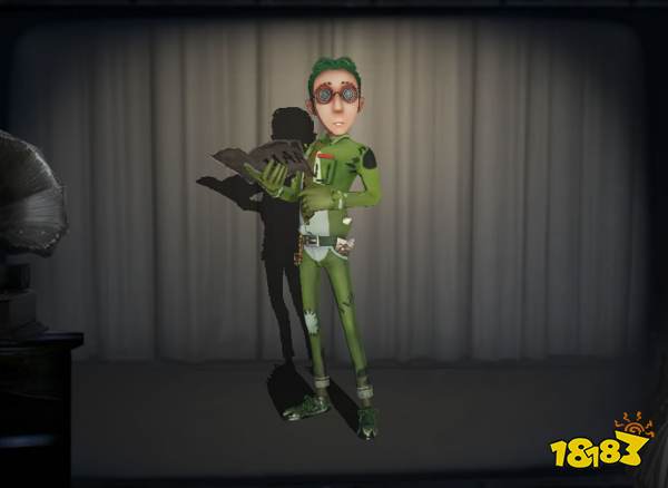 《第五人格》律师角色绿娃之梦皮肤截图