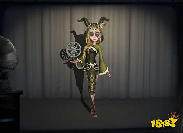 《第五人格》祭司角色“无私”的鹫鹰皮肤截图