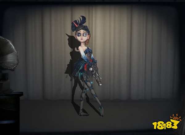 《第五人格》空军角色黑天鹅之羽皮肤截图