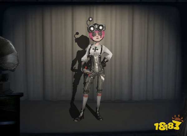 《第五人格》机械师角色哥特皮肤截图