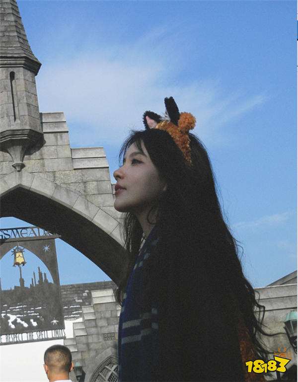 Rita化身哈利波特拉文克劳学姐！满满的仙气与书卷气！