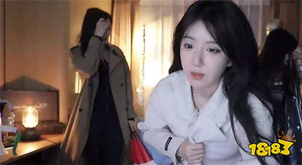 呆妹儿脱衣直播走秀被关小黑屋:那么多擦边主播,为什么就抓我?