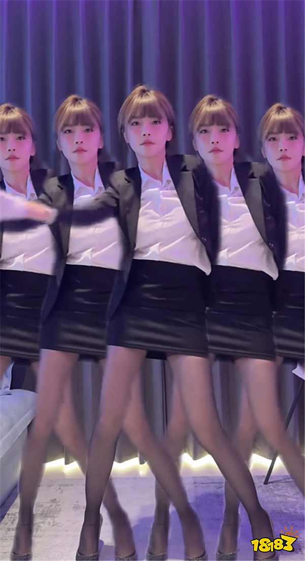 周淑怡换平台到快手，直播跳青海摇，网友：混成这样，档次都降低了！