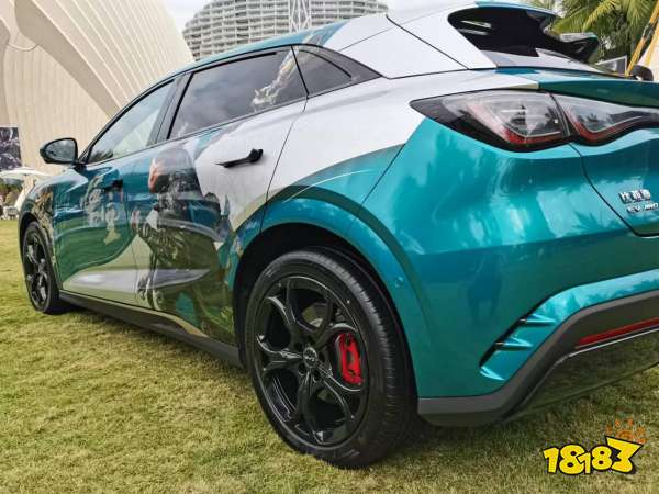 重生之在三亚看两个国产之光的融合