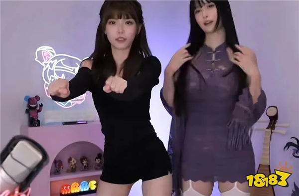 周淑怡化身小魅魔，性感黑丝小手铐直播吹箫！树奈奈助力双管齐下！