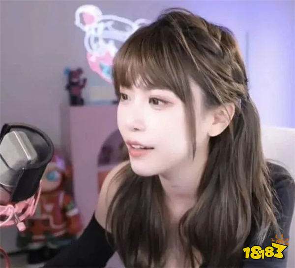 周淑怡化身小魅魔，性感黑丝小手铐直播吹箫！树奈奈助力双管齐下！