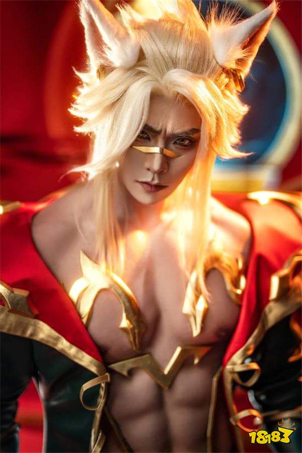 《英雄联盟》官方分享新春Coser：旗袍御姐又美又飒，美到心尖尖上了！