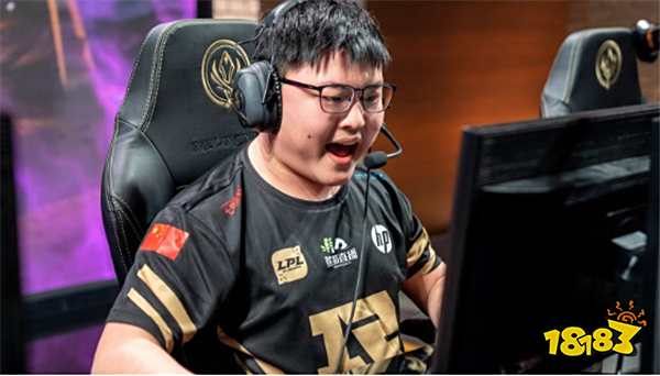 宝刀未老!Uzi时隔多年再度登顶韩服千分王者,网友:复出加入IG吧!