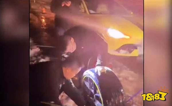 小米SU7 Ultra刚上路就爆胎？友商看了会沉默，车主看了会流泪！