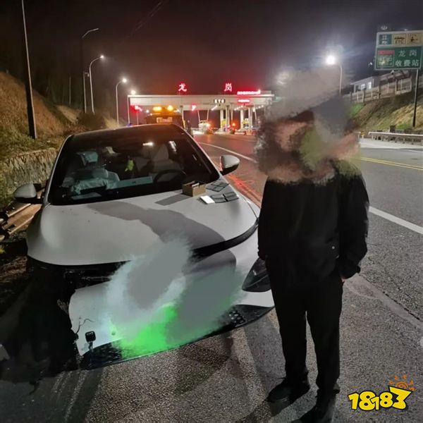猪猪侠，你太依赖超级棒棒糖了！男子让智驾自己开：直接把车撞爆胎！