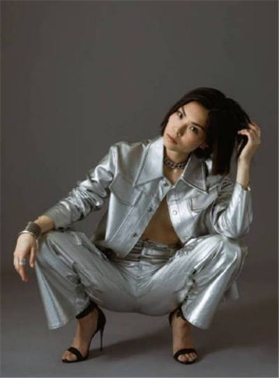 跨文化友谊：《刺客信条：影》演员分享幕后故事