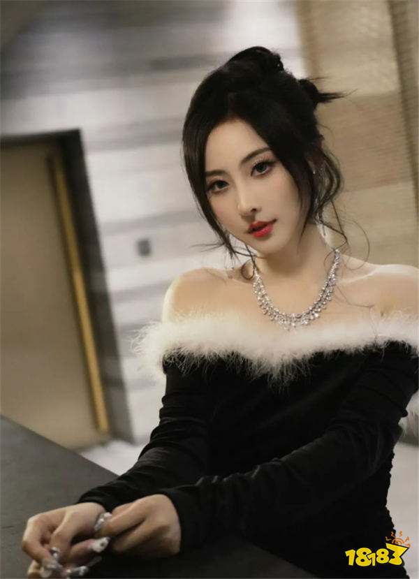 “要轉行當技師”？LPL女解說鼓鼓直播間展示出差穿搭被網友吐槽！