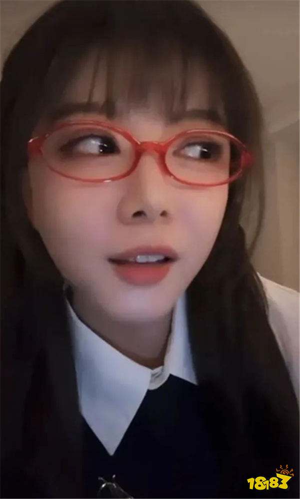 塑料姐妹情！LPL主持駱歆與解說鼓鼓線上打pk，鼓鼓吐槽駱歆曾背刺自己？！