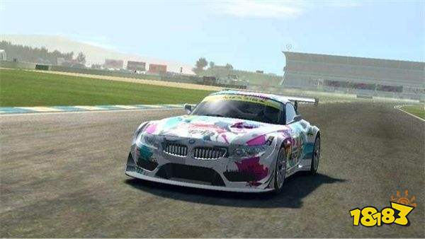 真實(shí)賽車3無限金幣版