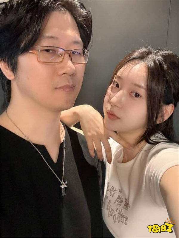 美女與野獸！《劍星》美女體模曬與金亨泰比心貼貼親密合照？！