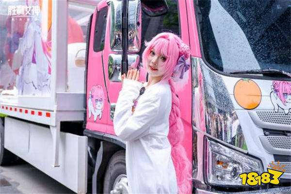 黑絲、白絲多位美女Coser化身Doro讓人目不轉睛！《勝利女神：新的希望》快閃活動返圖來襲！