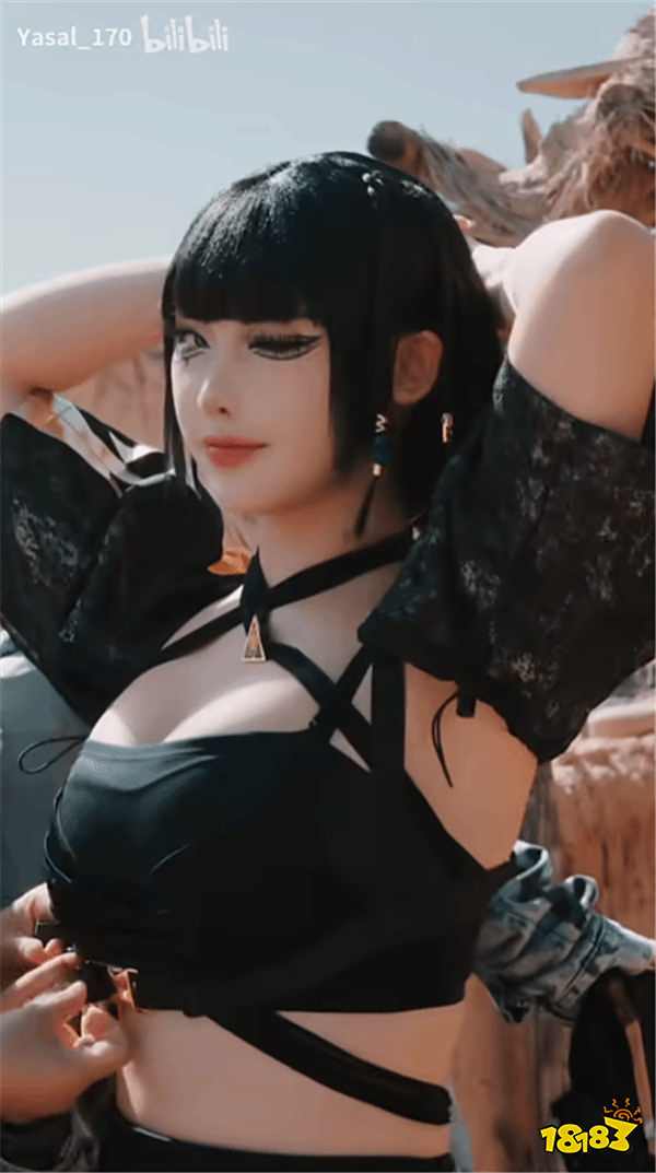 韓援Coser Yasal新Vlog美到窒息:銀川拍暗區突圍宣傳,埃及風又帥又甜,還和網友貼貼合影!