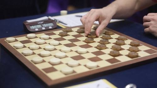 2025年全国国际跳棋锦标赛在天津开赛，新老棋手共聚津南智弈争锋