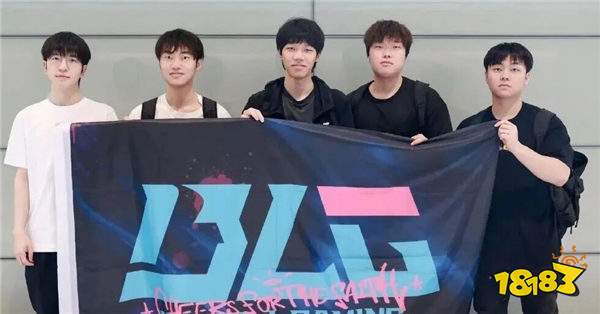 BLG输世界赛4天就泡商K?!ON被拍美女作陪,队友集体辟谣切割,全华班遭灵魂拷问!