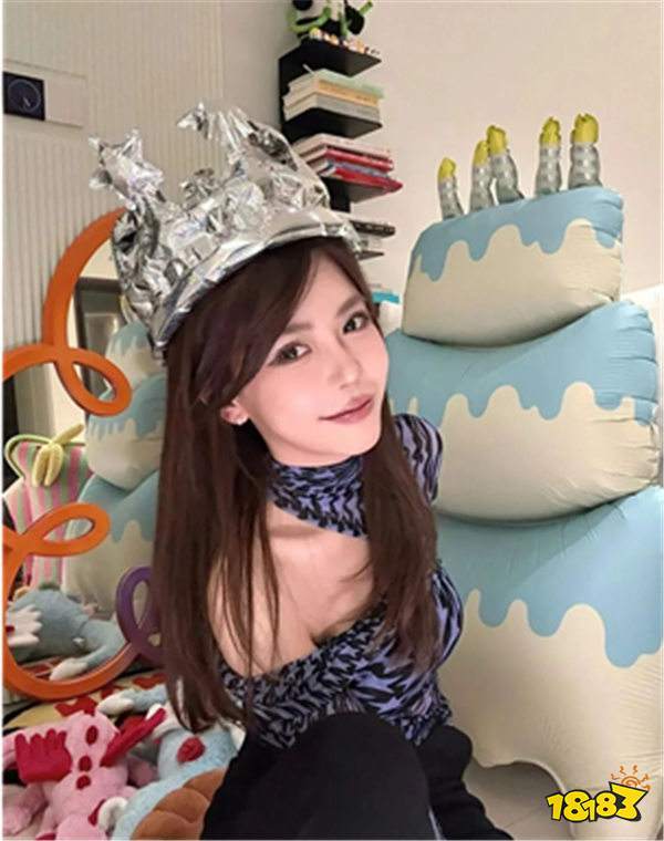 周淑怡31岁生日直播叫“爹”!海外大哥狂刷礼撑场,回应拜金:他不图我色,收礼没负担!