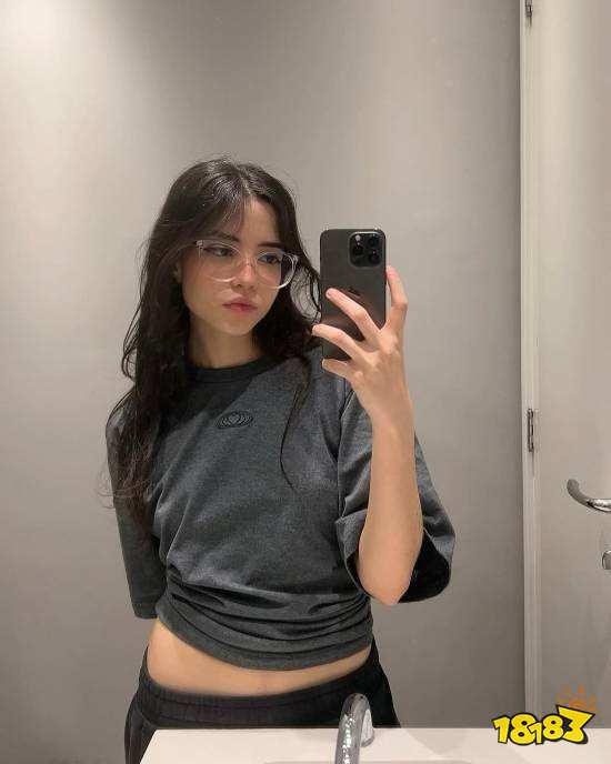 妈妈我恋爱了!巴西21岁“瓦学姐”比赛卖萌疯传全球,4年逆袭夺冠!