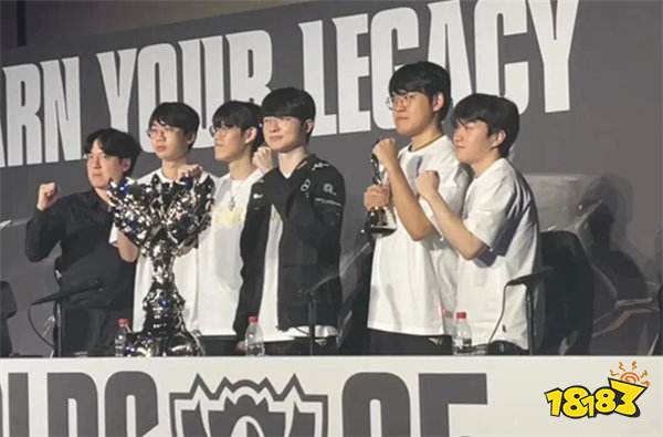 T1夺冠Faker续写神话!LPL解说圈却爆内讧?!十月曝王淞人身攻击?