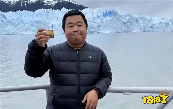 要退网了?!蓝战非被封后首次开播:关闭送礼功能拒PK,鞠躬致谢劝网友别放弃自我?