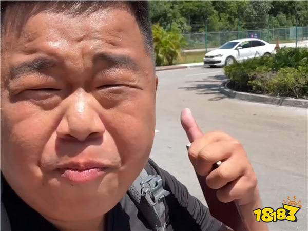 要退网了?!蓝战非被封后首次开播:关闭送礼功能拒PK,鞠躬致谢劝网友别放弃自我?